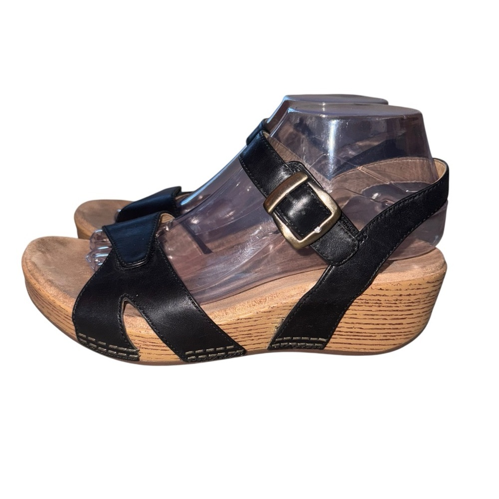 Dansko Black Leather Wedge Sandals Size 38 EU 7.5 8 Comfort Buckle Strap - Picture 4 of 6
